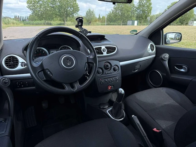 Renault clio 1.2 tce collection , 52-hzl-3 - afbeelding 17 van  21
