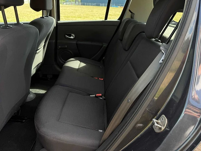 Renault clio 1.2 tce collection , 52-hzl-3 - afbeelding 18 van  21