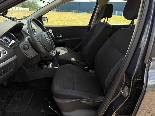 Renault clio 1.2 tce collection , 52-hzl-3 - afbeelding 19 van  21