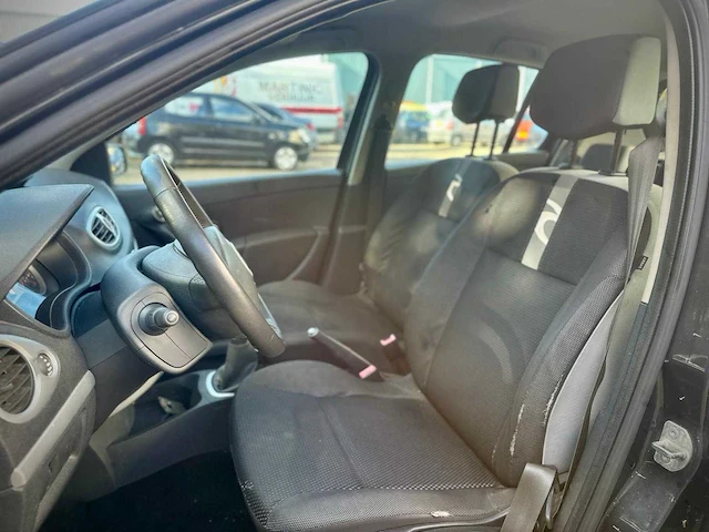 Renault clio 1.2 tce rip curl, 60-zr-sv - afbeelding 13 van  14
