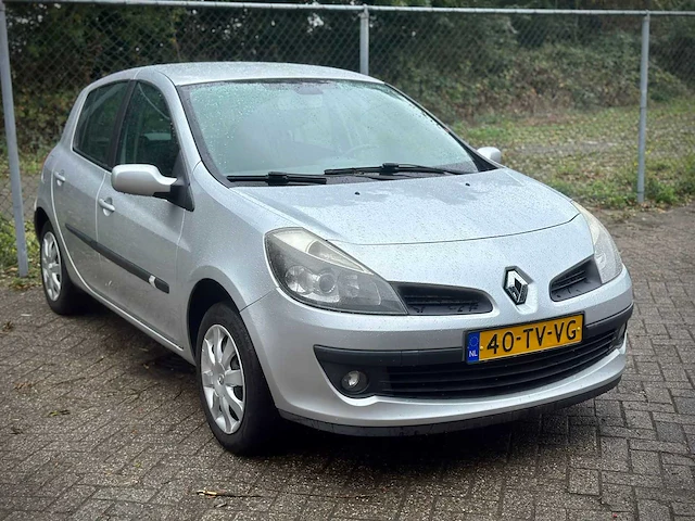 Renault clio 1.6 16v privilège, 40-tv-vg - afbeelding 7 van  13