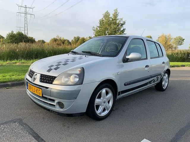 Renault clio 1.6 16v privilège, 89-lj-kg - afbeelding 1 van  16