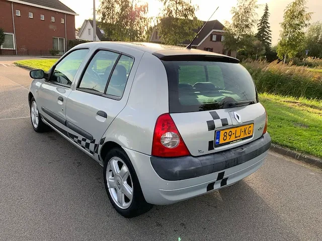 Renault clio 1.6 16v privilège, 89-lj-kg - afbeelding 11 van  16