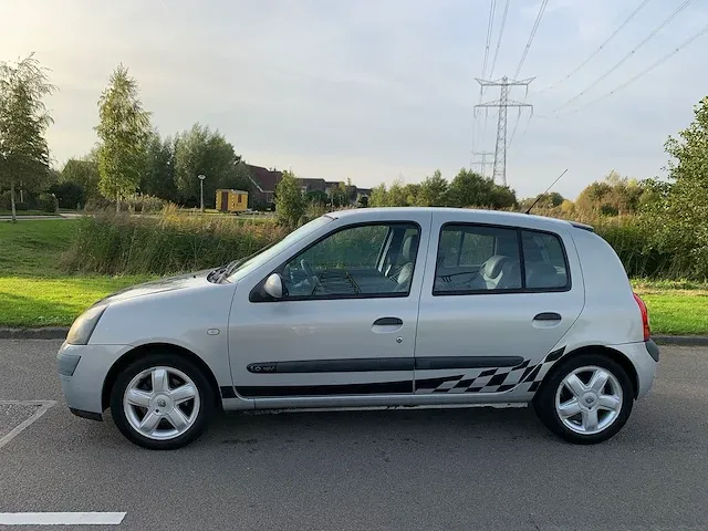 Renault clio 1.6 16v privilège, 89-lj-kg - afbeelding 13 van  16