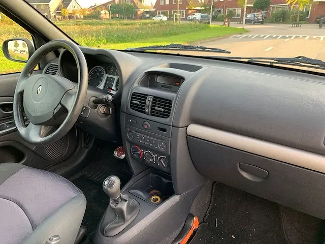 Renault clio 1.6 16v privilège, 89-lj-kg - afbeelding 16 van  16