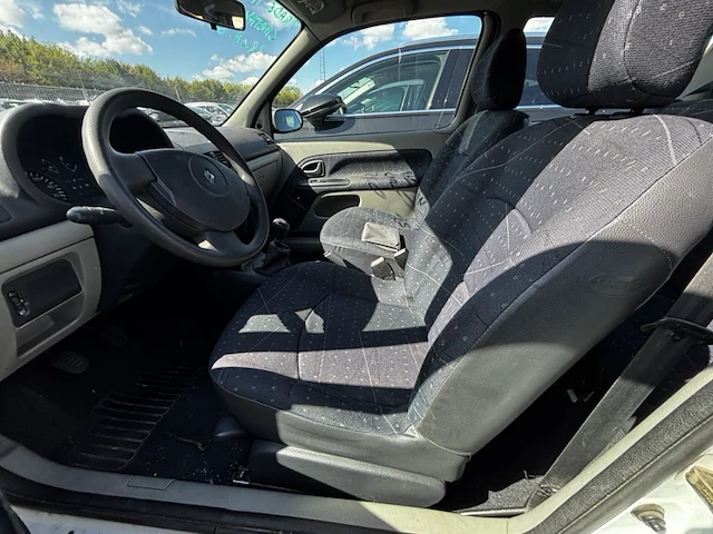 Renault clio, 2001 - afbeelding 8 van  32