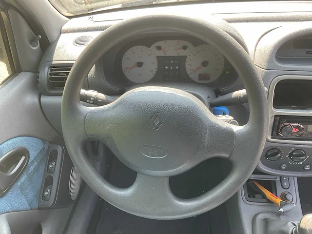 Renault clio 77-gj-pd - afbeelding 8 van  33