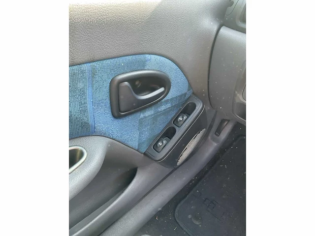 Renault clio 77-gj-pd - afbeelding 11 van  33