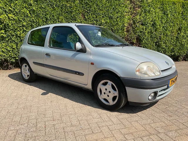 Renault clio 77-gj-pd - afbeelding 1 van  33