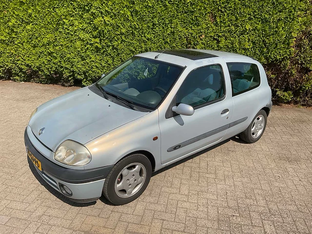 Renault clio 77-gj-pd - afbeelding 21 van  33