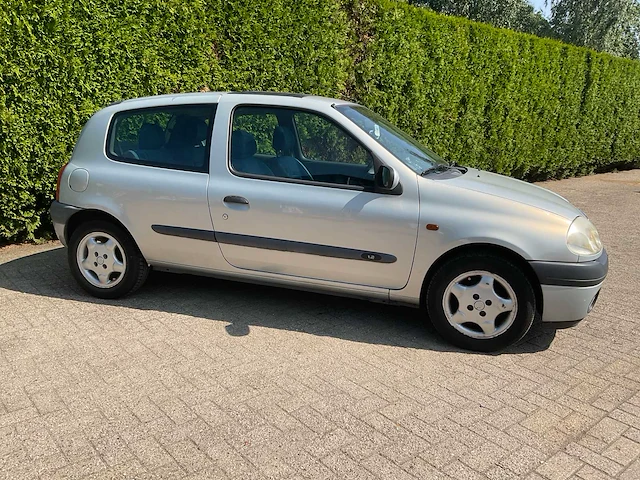 Renault clio 77-gj-pd - afbeelding 23 van  33