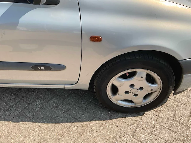 Renault clio 77-gj-pd - afbeelding 32 van  33