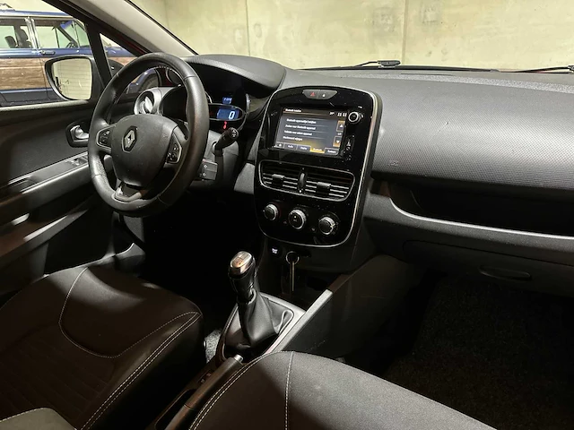 Renault clio estate 0.9 tce limited 90pk 2017, nz-183-r - afbeelding 30 van  45