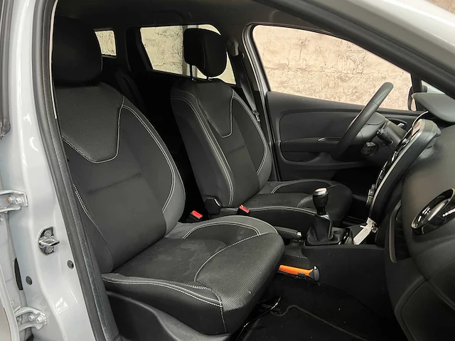 Renault clio estate 0.9 tce zen 90pk 2018, tn-529-b - afbeelding 32 van  40