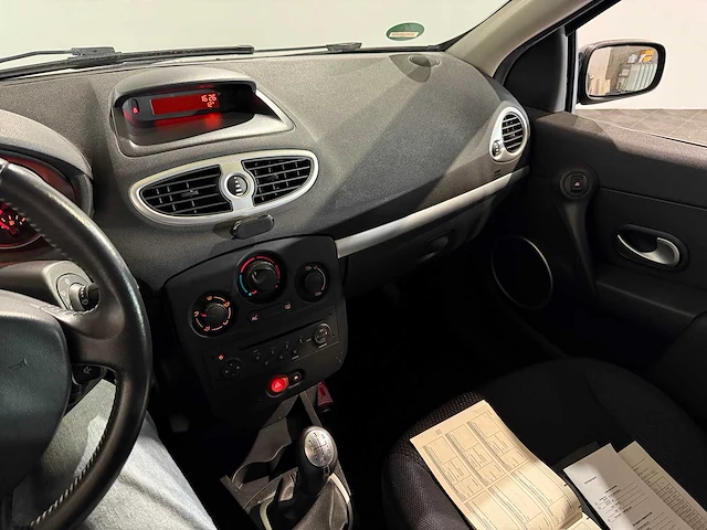 Renault clio estate 1.2-16v special line, xl-223-s - afbeelding 3 van  13