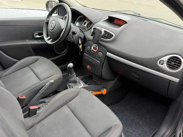 Renault clio estate 1.2 tce collection 51-rbp-6 - afbeelding 15 van  16