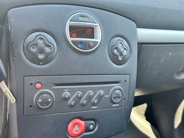 Renault clio estate 1.2 tce dynamique, 26-hfd-7 - afbeelding 4 van  15