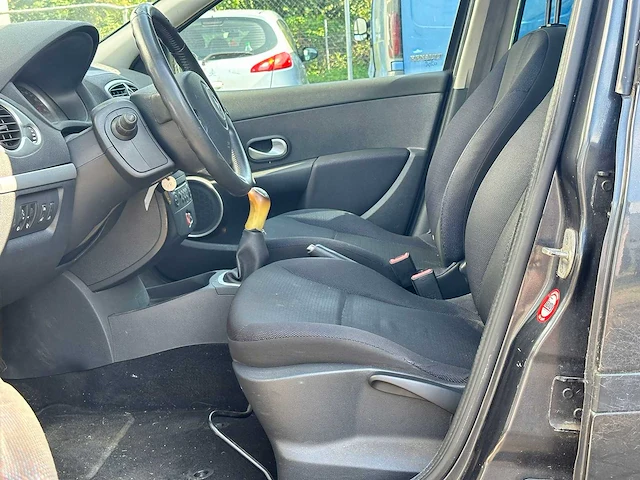 Renault clio estate 1.2 tce dynamique, 26-hfd-7 - afbeelding 12 van  15