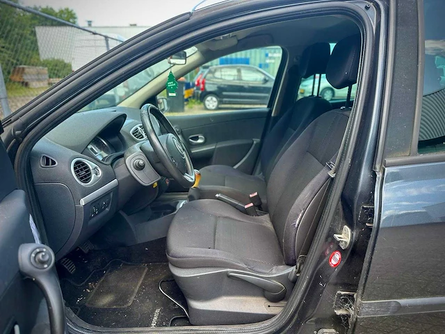 Renault clio estate 1.2 tce dynamique, 26-hfd-7 - afbeelding 14 van  16