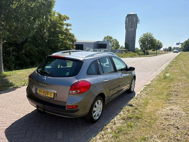 Renault clio estate 1.2 tce dynamique , 91-hzf-1 - afbeelding 17 van  23