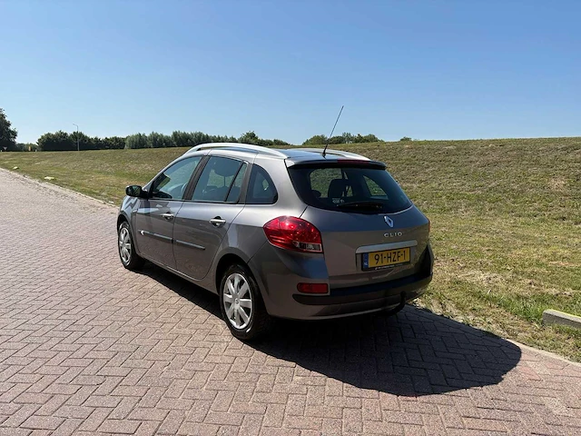 Renault clio estate 1.2 tce dynamique , 91-hzf-1 - afbeelding 18 van  23