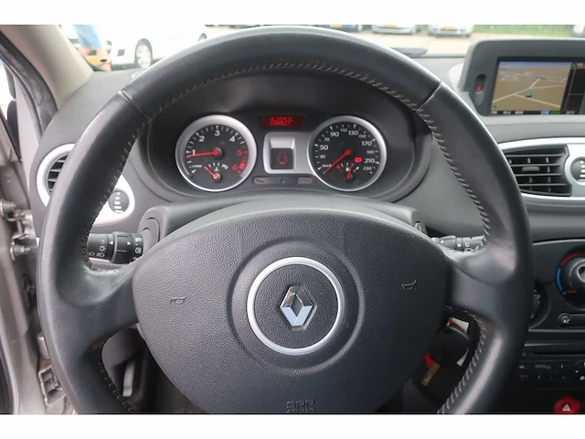 Renault clio estate 1.5 dci authentique, 9-sld-62 - afbeelding 2 van  16