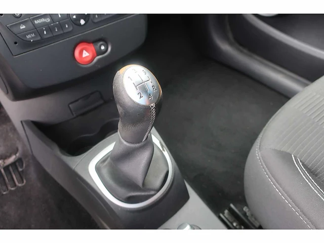 Renault clio estate 1.5 dci authentique, 9-sld-62 - afbeelding 12 van  16