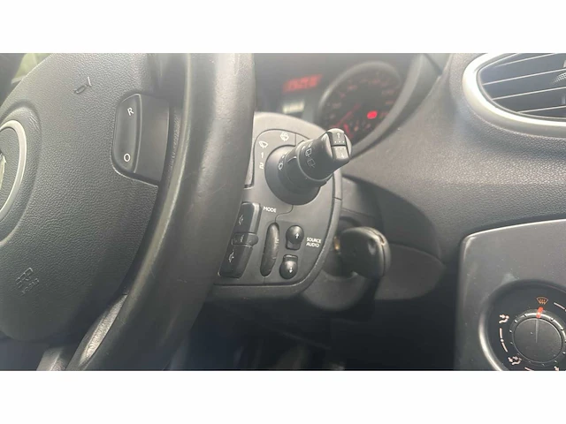 Renault clio estate 1.5 dci collection, 54-xhj-5 - afbeelding 2 van  11
