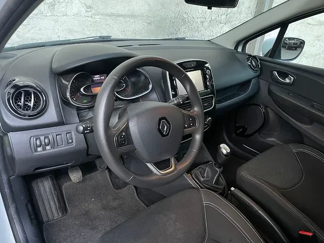 Renault clio estate 1.5 energy dci 90 s&s expression 90pk 2018 -orig. nl-, tf-029-f - afbeelding 18 van  56