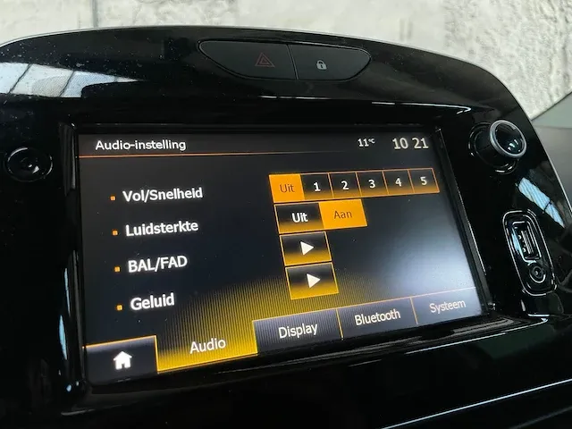 Renault clio estate 1.5 energy dci 90 s&s expression 90pk 2018 -orig. nl-, tf-029-f - afbeelding 38 van  56