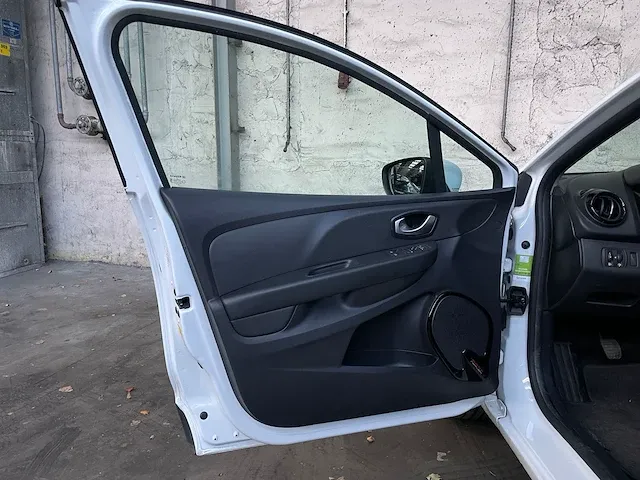 Renault clio estate 1.5 energy dci 90 s&s expression 90pk 2018 -orig. nl-, tf-029-f - afbeelding 43 van  56