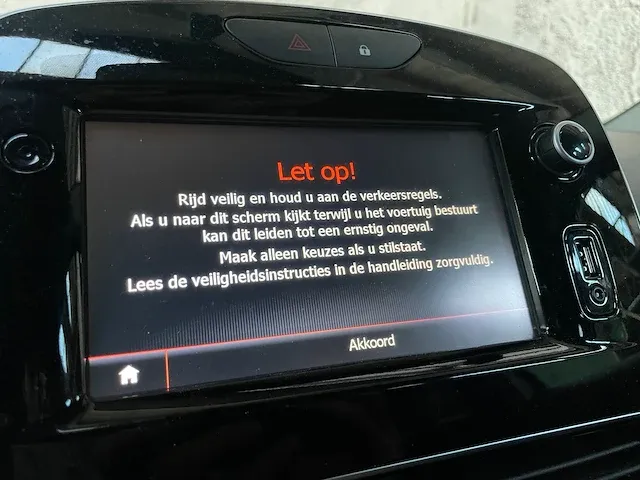 Renault clio estate 1.5 energy dci 90 s&s expression 90pk 2018 -orig. nl-, tf-029-f - afbeelding 32 van  56
