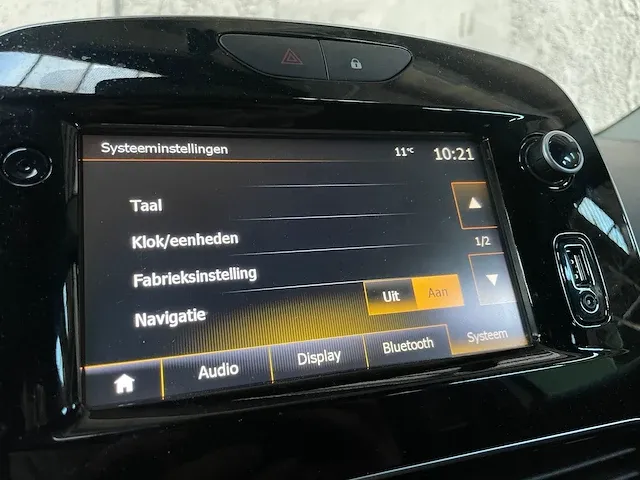 Renault clio estate 1.5 energy dci 90 s&s expression 90pk 2018 -orig. nl-, tf-029-f - afbeelding 35 van  56