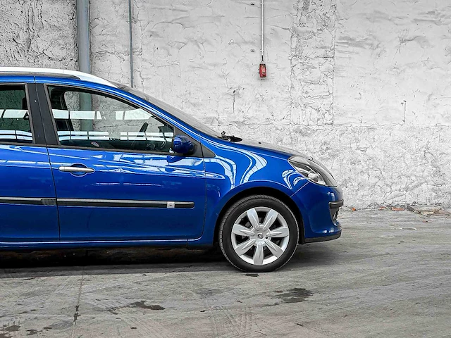 Renault clio estate 1.6-16v dynamique 111pk 2008 - afbeelding 2 van  36