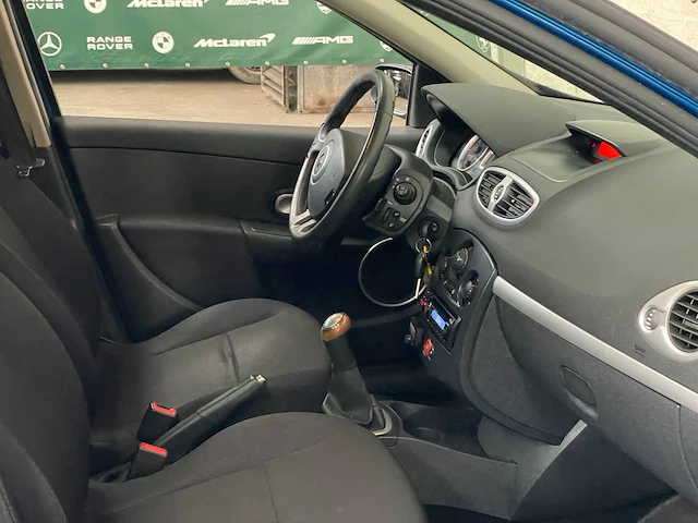 Renault clio estate 1.6-16v dynamique 111pk 2008 - afbeelding 28 van  36