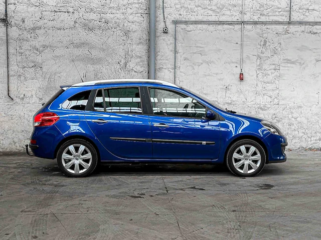Renault clio estate 1.6-16v dynamique 111pk 2008 - afbeelding 35 van  36