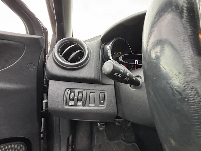 Renault clio iv 0 9 tce,2016 - afbeelding 8 van  25