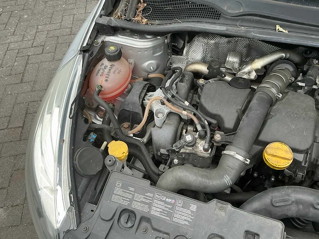 Renault clio personenauto (2-xrz-59) - afbeelding 2 van  37