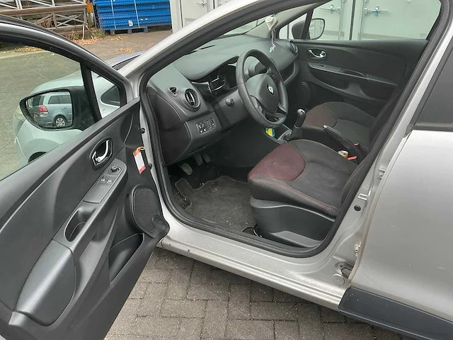 Renault clio personenauto (2-xrz-59) - afbeelding 20 van  37