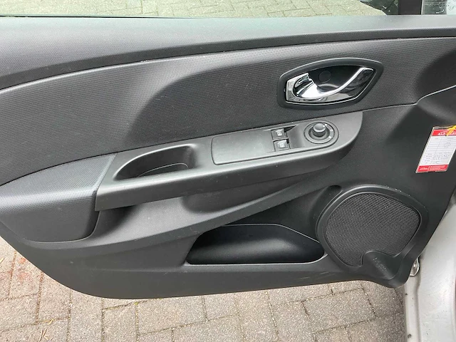 Renault clio personenauto (2-xrz-59) - afbeelding 21 van  37