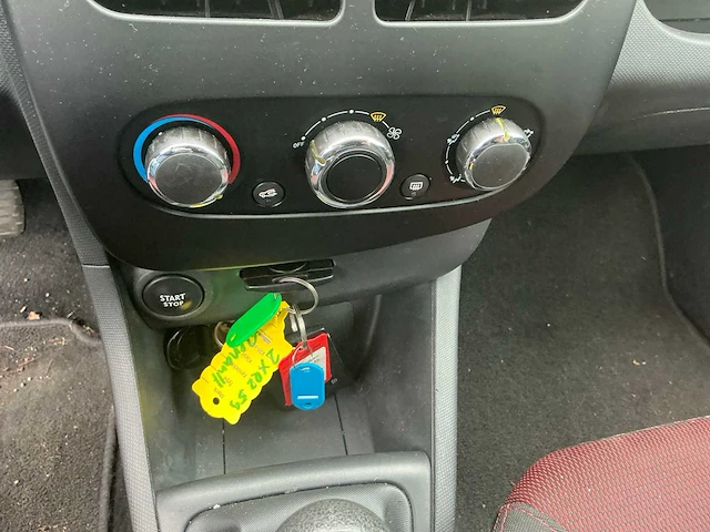 Renault clio personenauto (2-xrz-59) - afbeelding 26 van  37