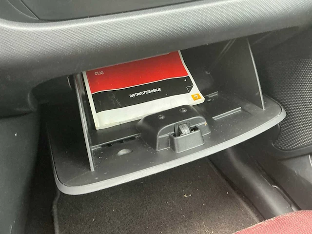 Renault clio personenauto (2-xrz-59) - afbeelding 27 van  37