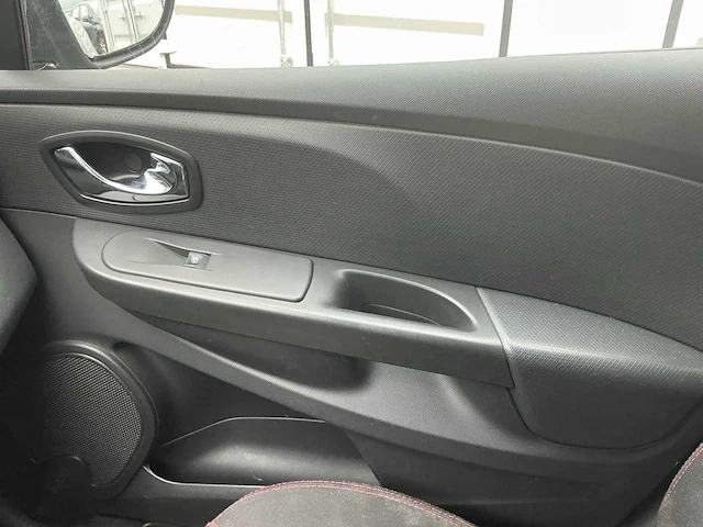 Renault clio personenauto (2-xrz-59) - afbeelding 28 van  37