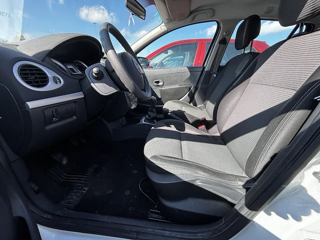 Renault clio sw phase ii 1.2i expression 75, 2012 - afbeelding 9 van  29