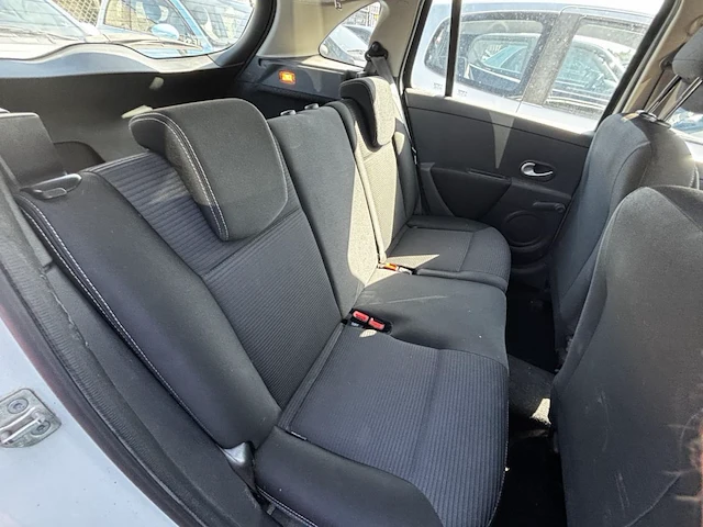 Renault clio sw phase ii 1.2i expression 75, 2012 - afbeelding 14 van  29