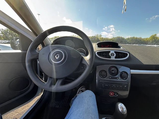 Renault clio sw phase ii 1.2i expression 75, 2012 - afbeelding 28 van  29