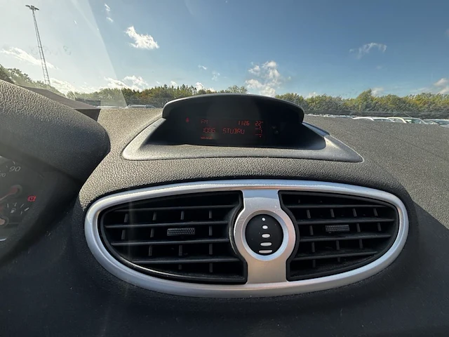 Renault clio sw phase ii 1.2i expression 75, 2012 - afbeelding 29 van  29
