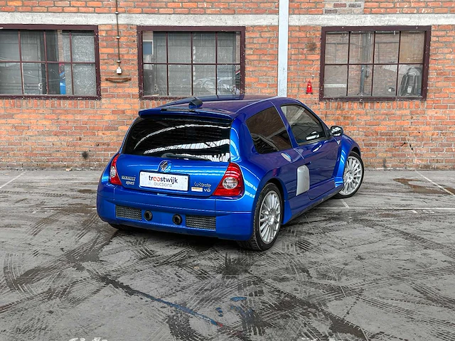 Renault clio v6 rs phase 2 255 renault sport 3.0 v6 255pk 2004, p-745-nn youngtimer - afbeelding 5 van  40