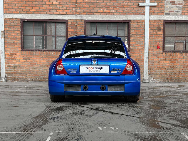 Renault clio v6 rs phase 2 255 renault sport 3.0 v6 255pk 2004, p-745-nn youngtimer - afbeelding 6 van  40