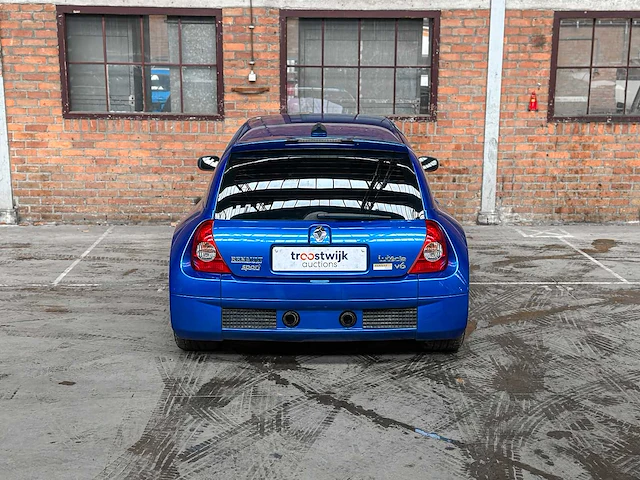 Renault clio v6 rs phase 2 255 renault sport 3.0 v6 255pk 2004, p-745-nn youngtimer - afbeelding 7 van  40